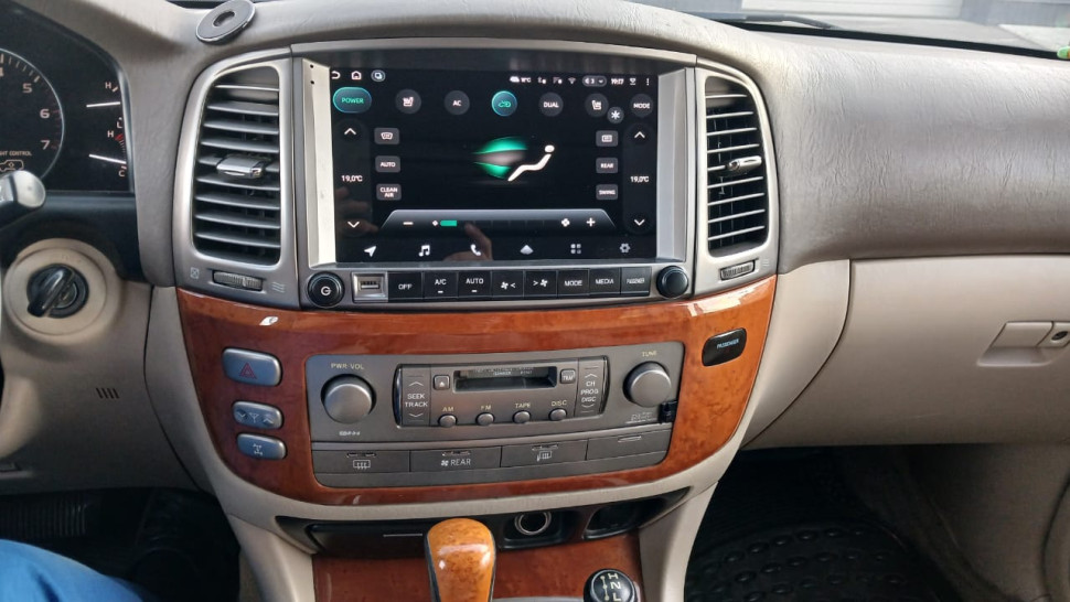 Переходная рамка Toyota Land Cruiser 100 / Lexus LX470 (2002-2007) (C - с выводом климата на экран) F2 (10")